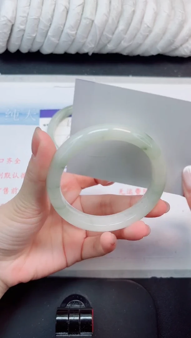 【闪购商品】石英质玉手镯未镶嵌157#60