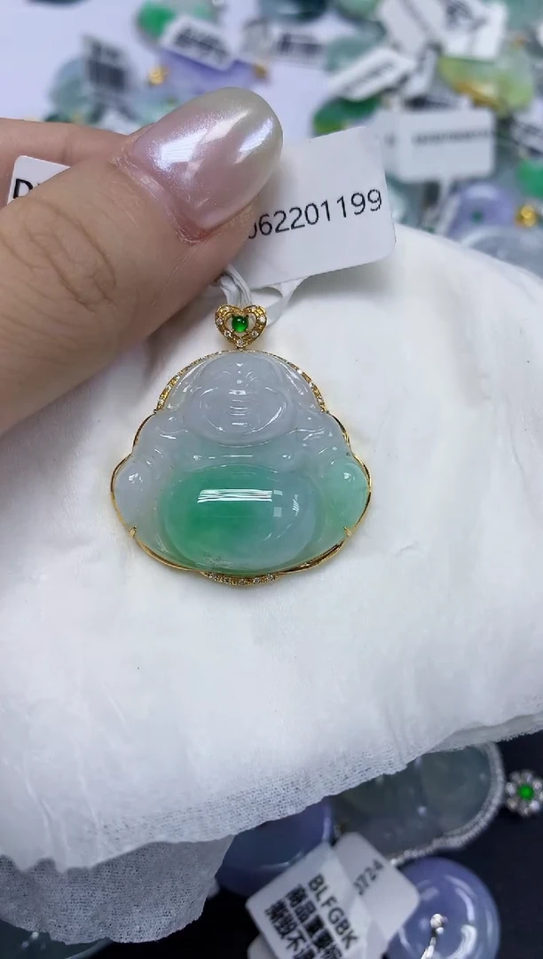 翡翠18K金镶嵌颈饰天然缅甸翡翠A货