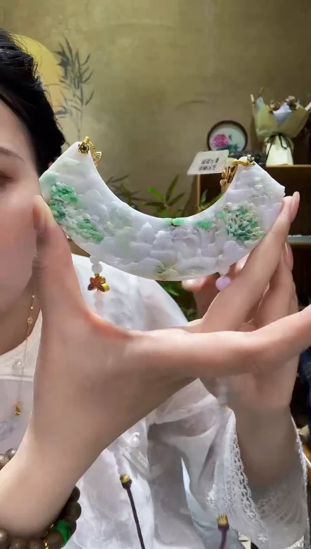 颈饰未镶嵌翡翠吊坠