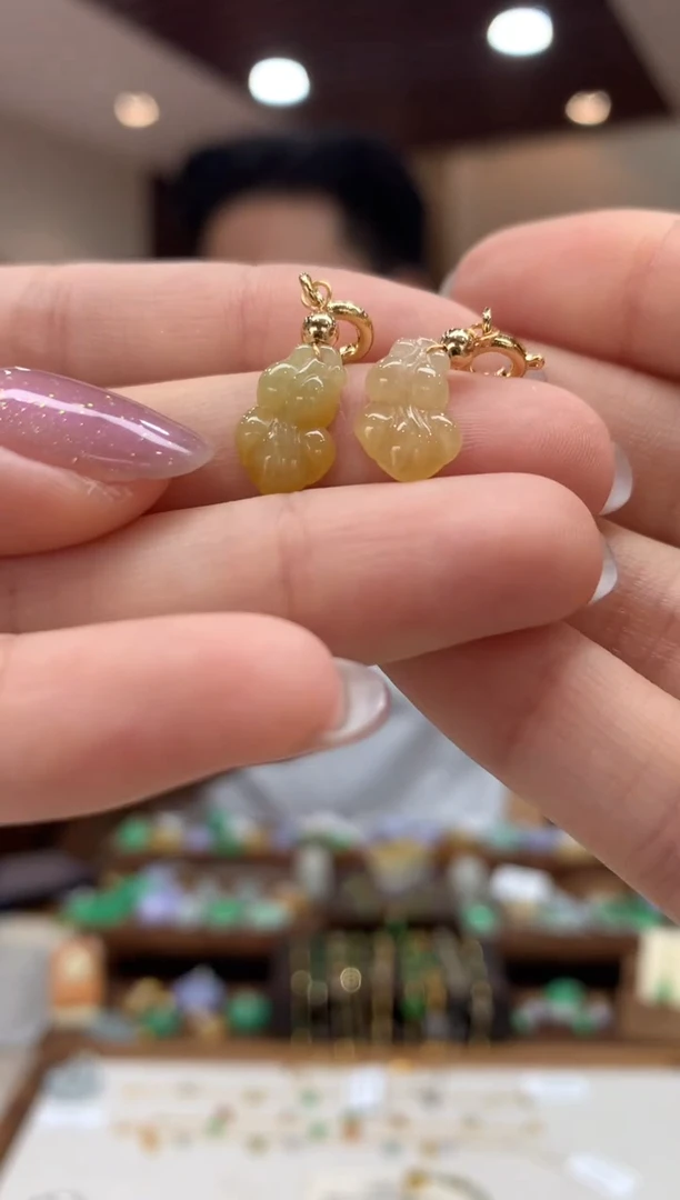 翡翠未镶嵌吊坠(不含链)金鱼提溜 多样性发货1件