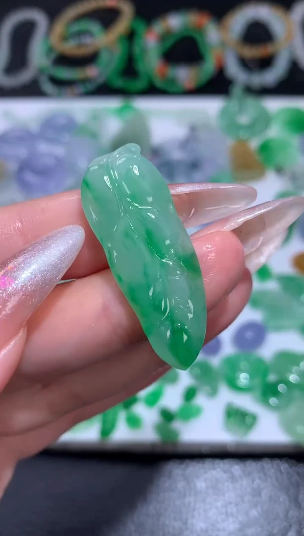 未镶嵌定制翡翠叶子