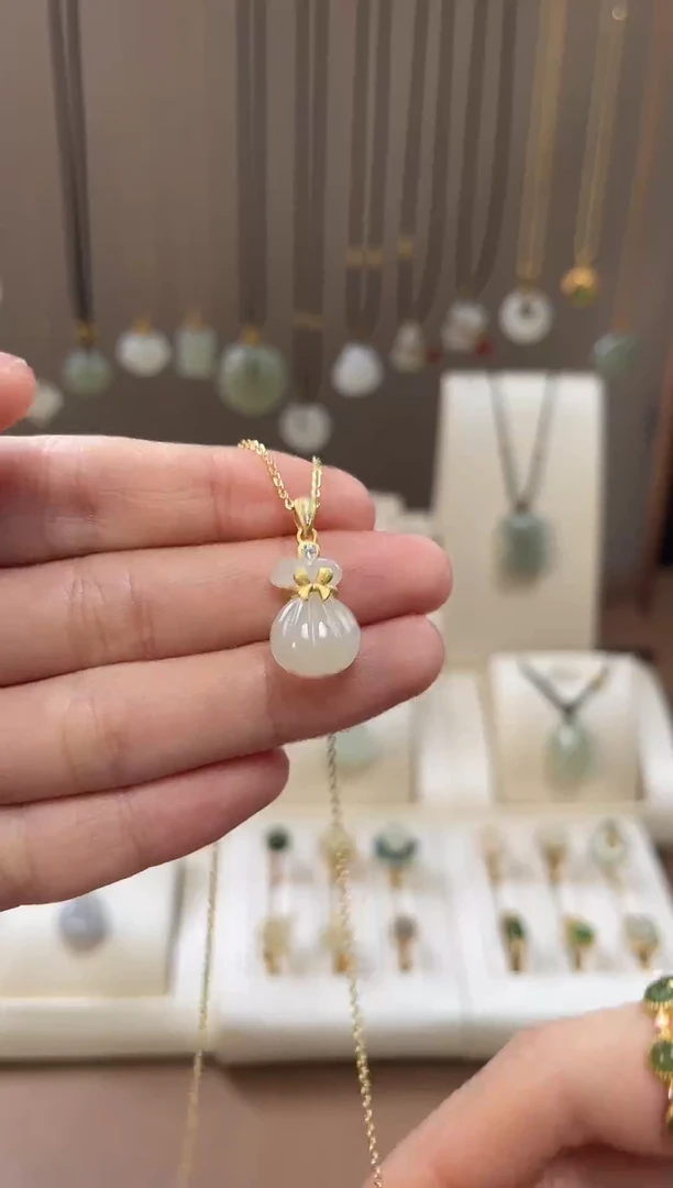 颈饰银S925镶嵌和田玉和田玉吊坠