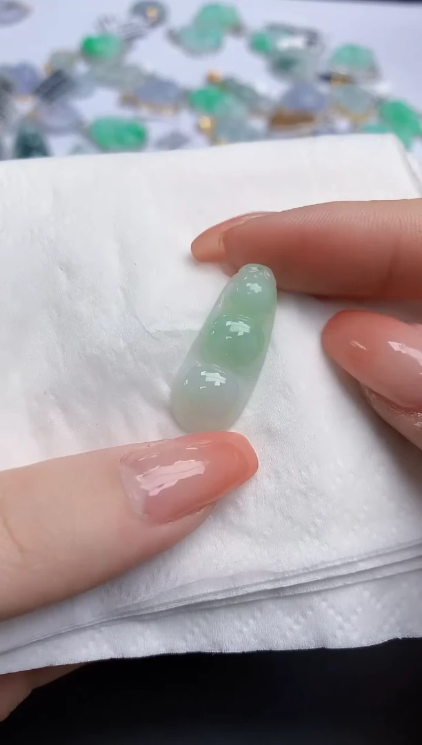 【闪购商品】翡翠颈饰未镶嵌天然缅甸翡翠A货