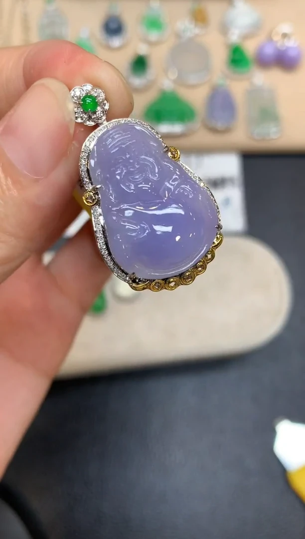 颈饰18K金镶嵌翡翠财神【无服务费