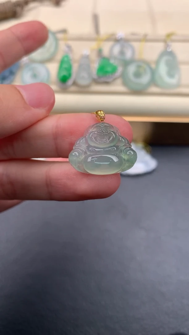 翡翠18K金镶嵌颈饰F338