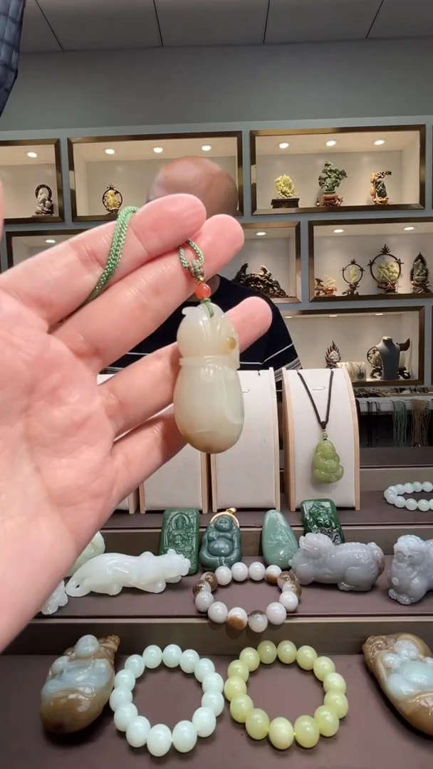 颈饰未镶嵌和田玉苏