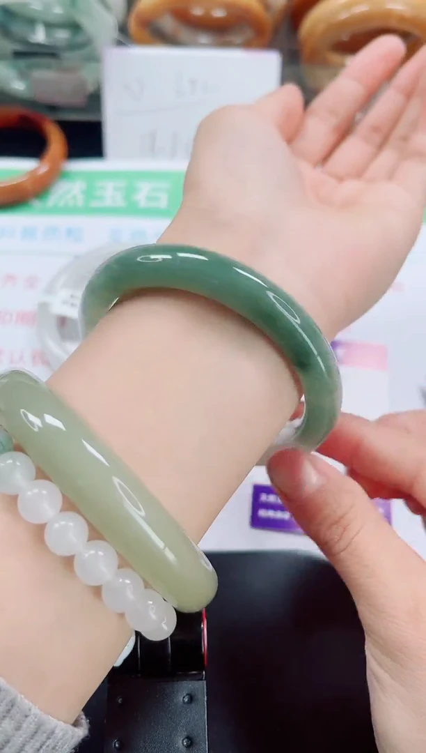 未镶嵌手镯石英质玉140-58/59