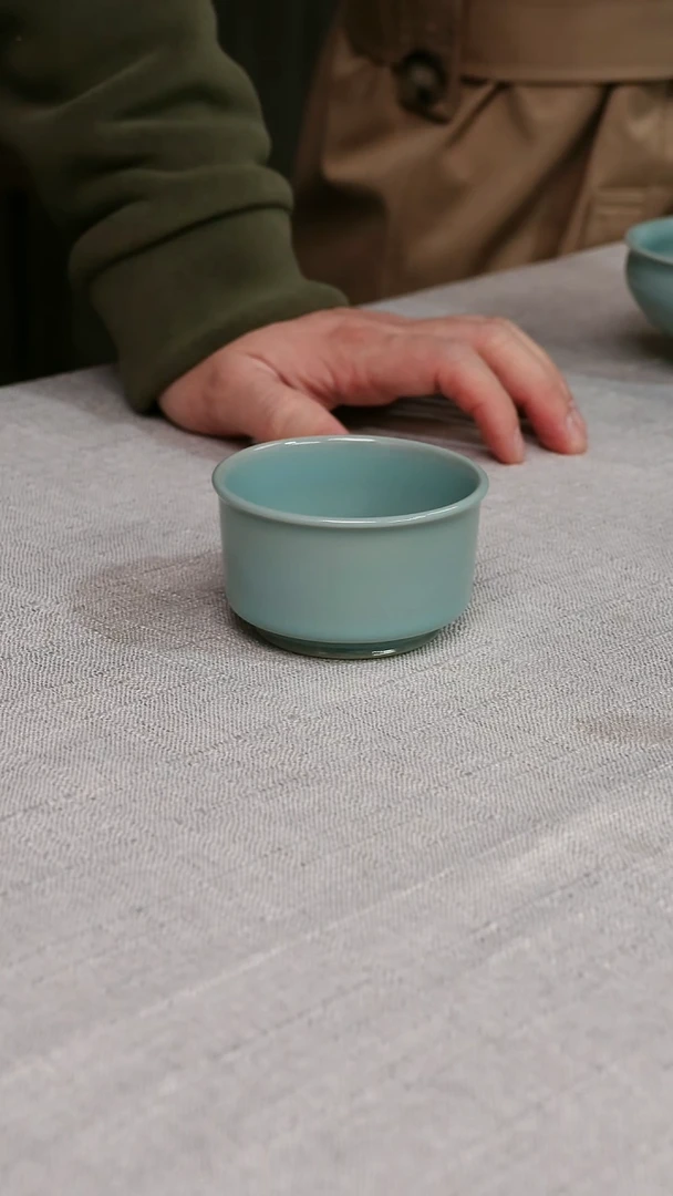 其他微瑕卷足唇口杯