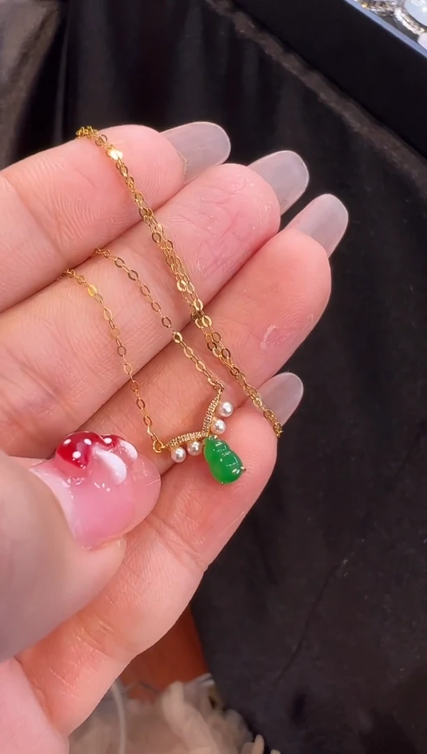 【闪购商品】翡翠颈饰18K金镶嵌吊坠