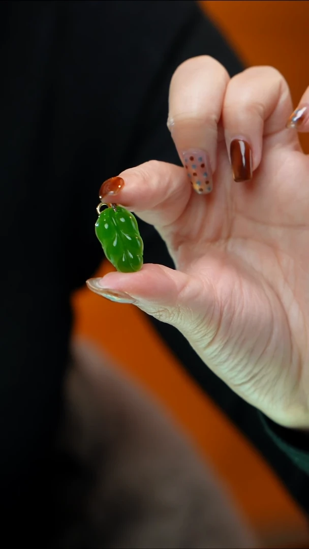 颈饰未镶嵌和田玉（碧玉）天然碧玉吊坠 多样性发其一