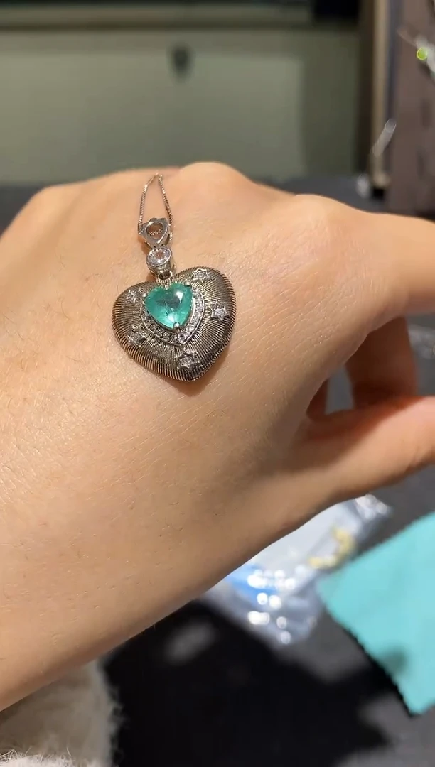 颈饰银S925镶嵌祖母绿吊坠