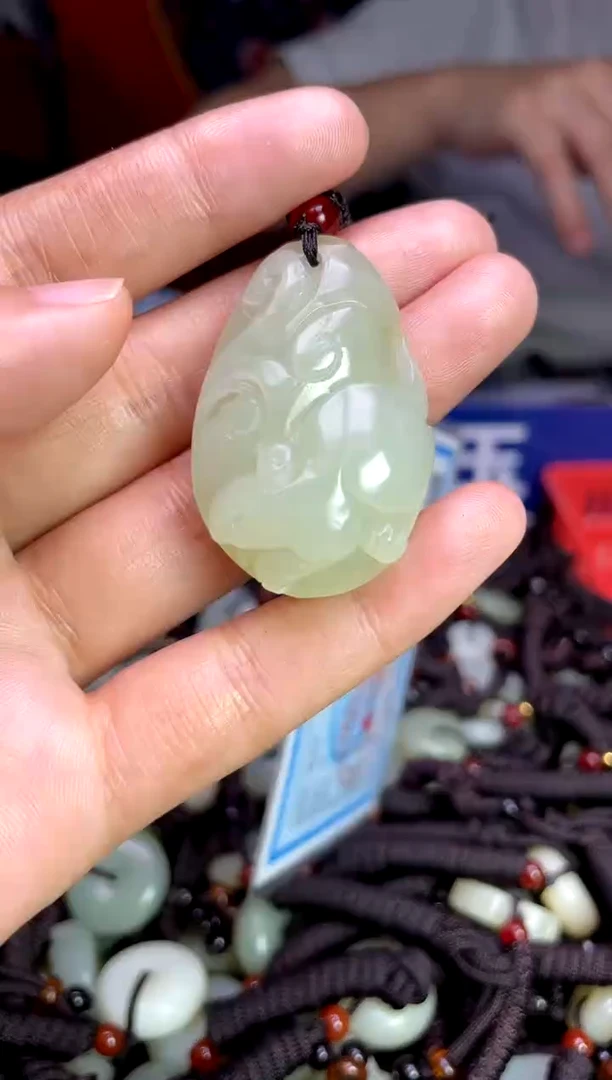 未镶嵌和田玉挂件1