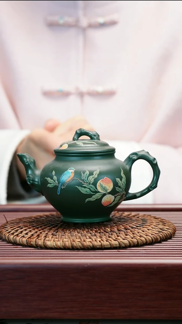茶壶紫砂原矿绿泥   报春寿桃   210cc