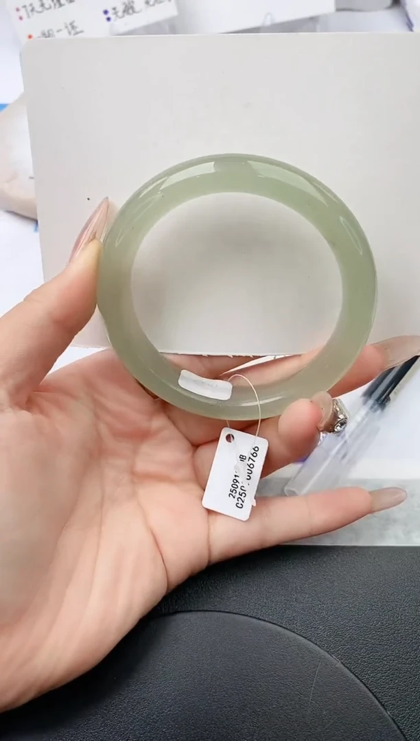 未镶嵌手镯石英质玉w143-DB多样性发货60+