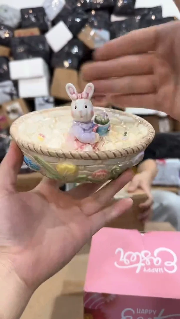 瓷片粉色原盒兔子碗