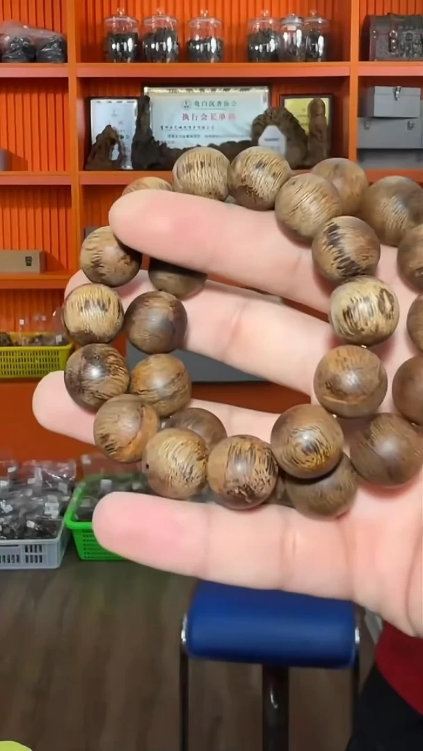 沉香手串62号单圈鸡母虫1.6多样性发一