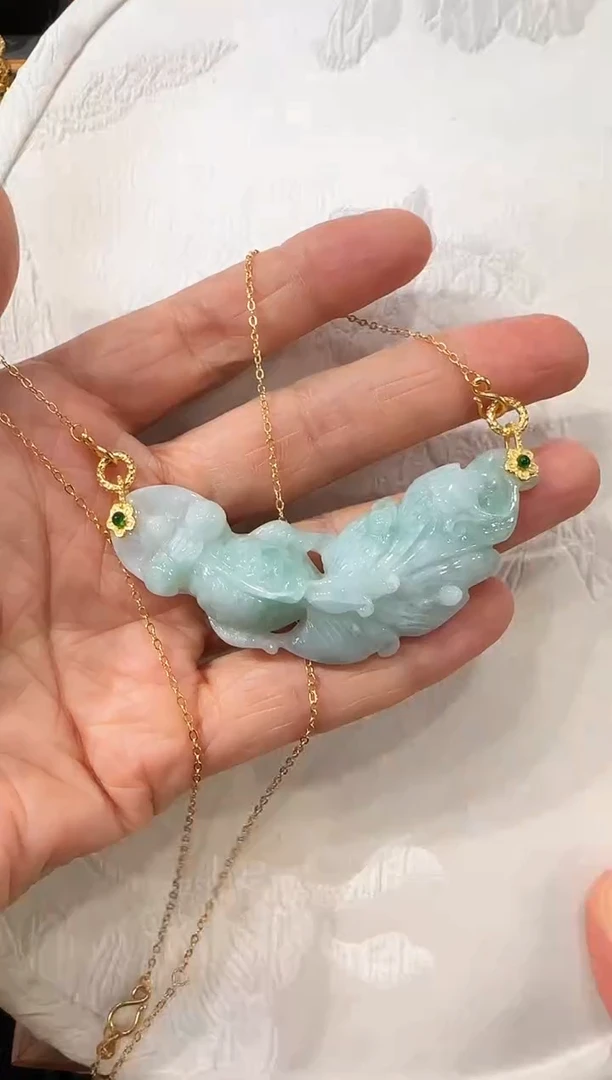 翡翠未镶嵌颈饰国风