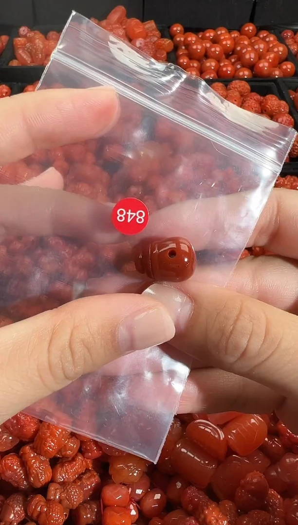 颈饰未镶嵌南红玛瑙1