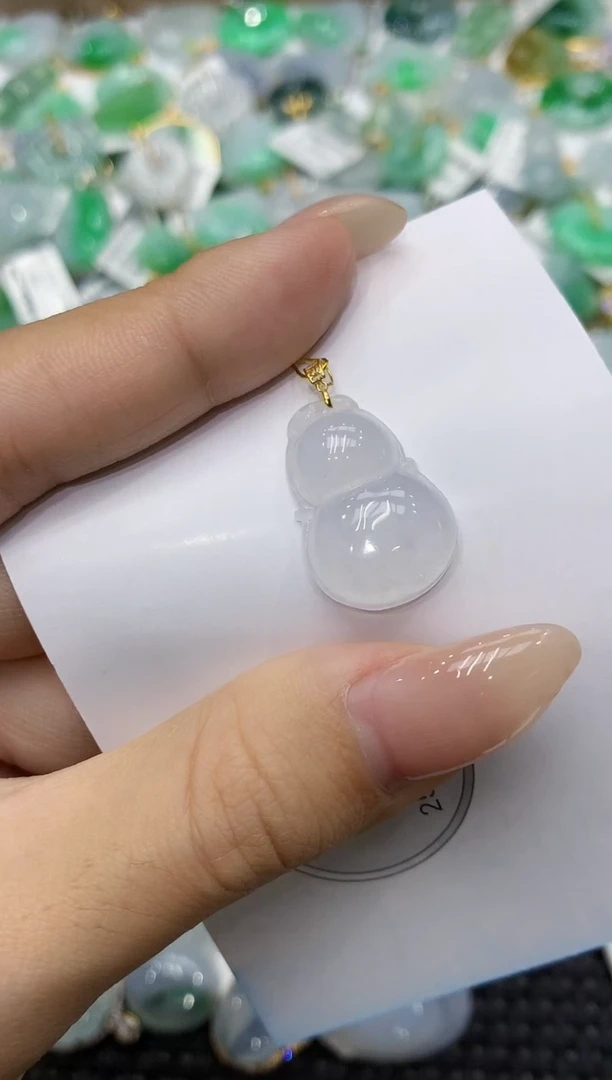 颈饰18K金镶嵌翡翠111111111111