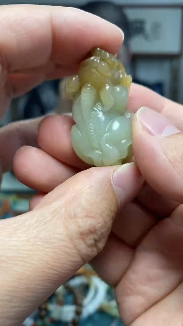 颈饰未镶嵌和田玉18