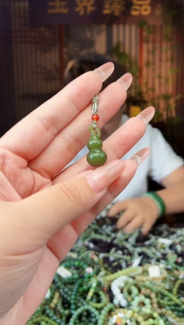 和田玉未镶嵌颈饰拍一发一