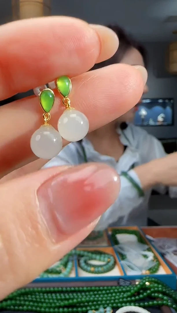 银S925镶嵌和田玉耳饰1