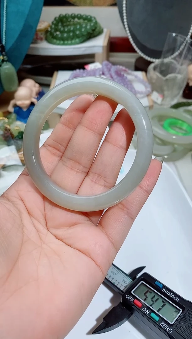 和田玉手镯未镶嵌断*离99微瑕一个断离的