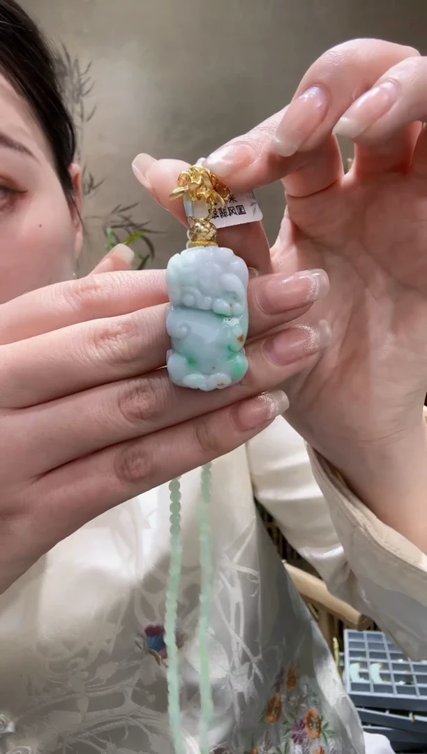 【闪购商品】翡翠颈饰未镶嵌吊坠