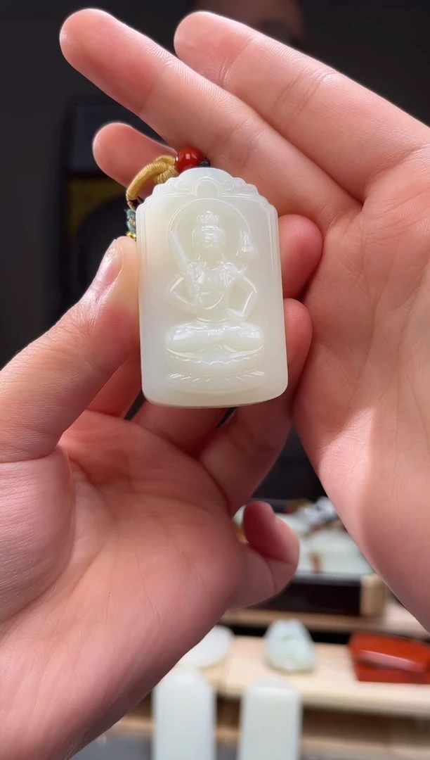 颈饰未镶嵌和田玉宏***游吊坠