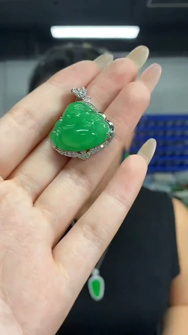 颈饰未镶嵌翡翠多样性发其一颜色微差