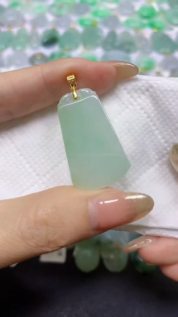 颈饰未镶嵌翡翠A货