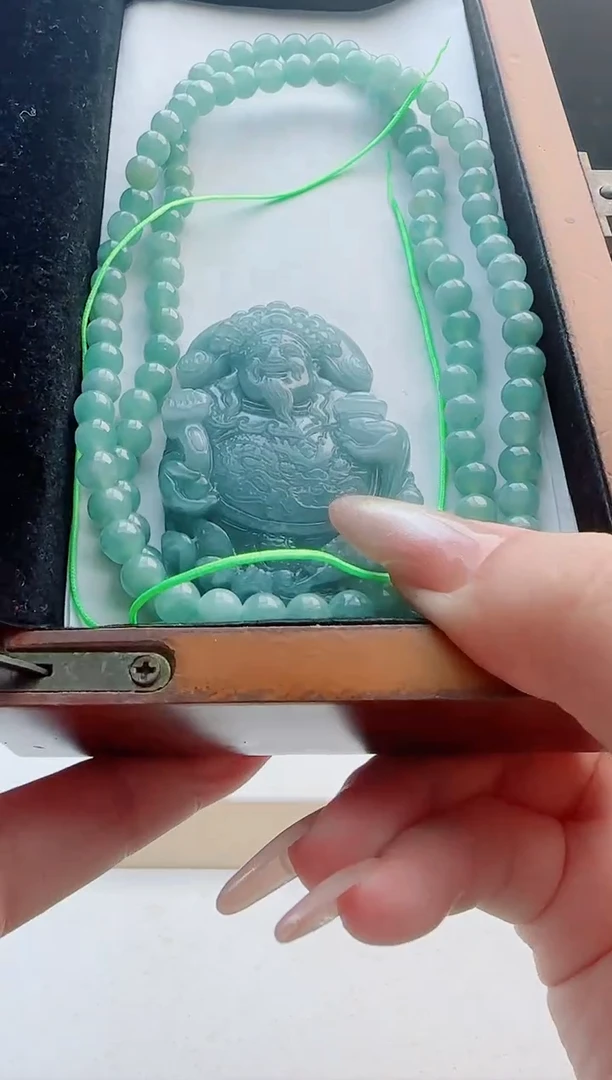 颈饰未镶嵌翡翠多样性发其中一