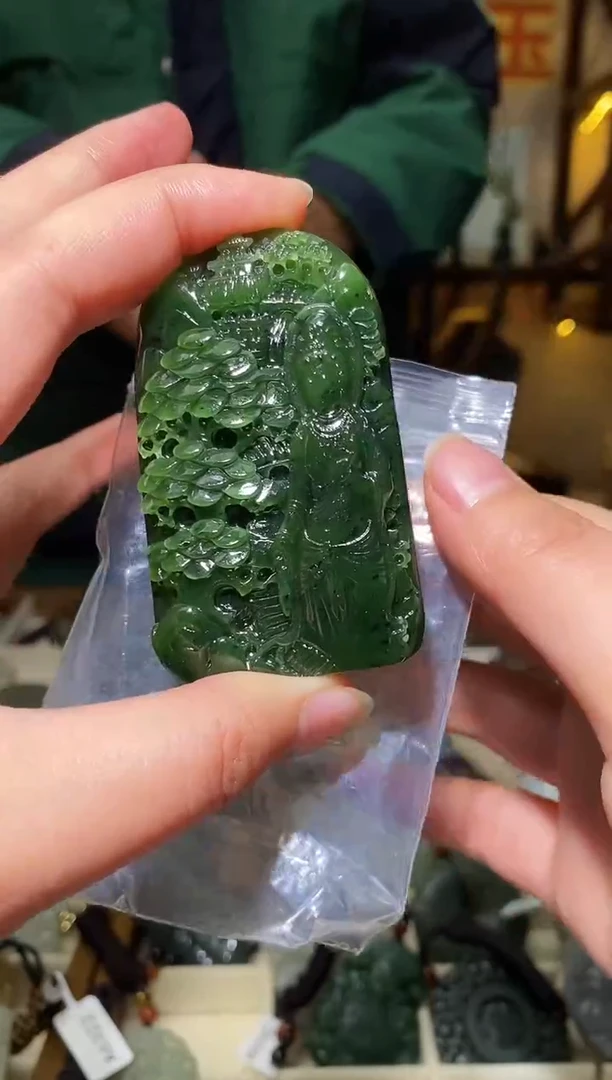 颈饰未镶嵌和田玉1