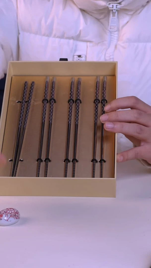 每天早上6点开播（不锈钢筷子四件套