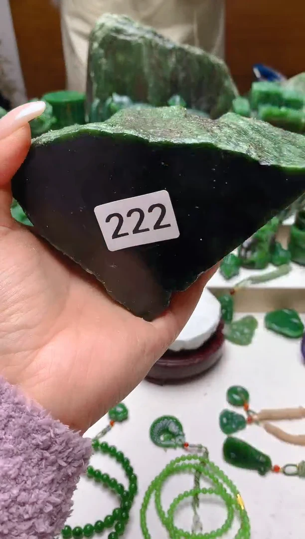 未镶嵌和田玉（碧玉）珠宝半成品1