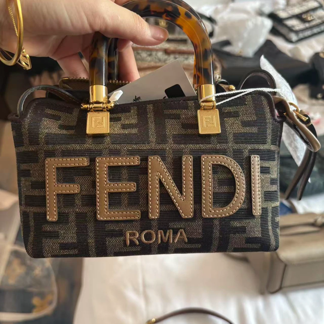 99新 FENDI/芬迪 壹臻/粉底老花pekaboo  nano