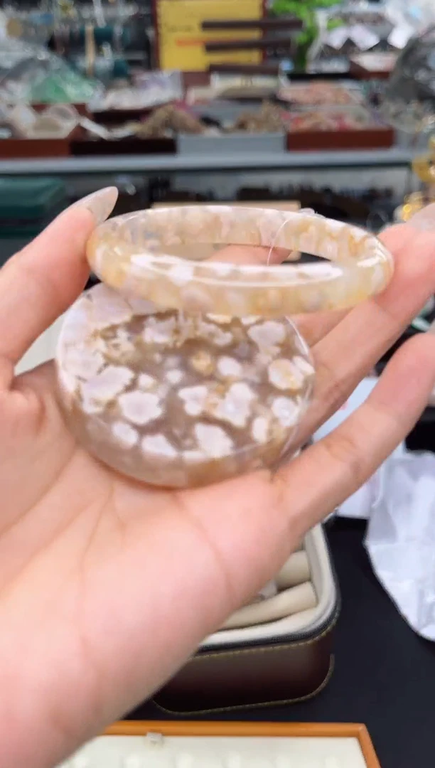 【闪购商品】石英质玉手镯未镶嵌59圈口（赠品镯心）6507552