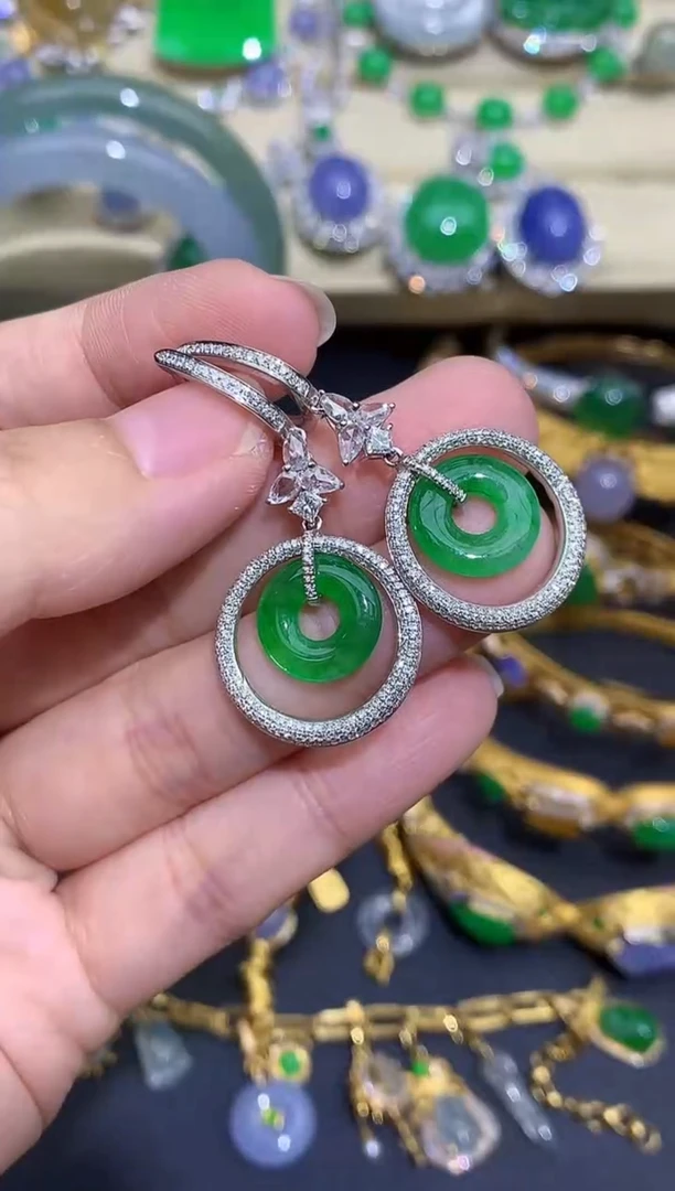 颈饰18K金镶嵌翡翠628-春日珠宝