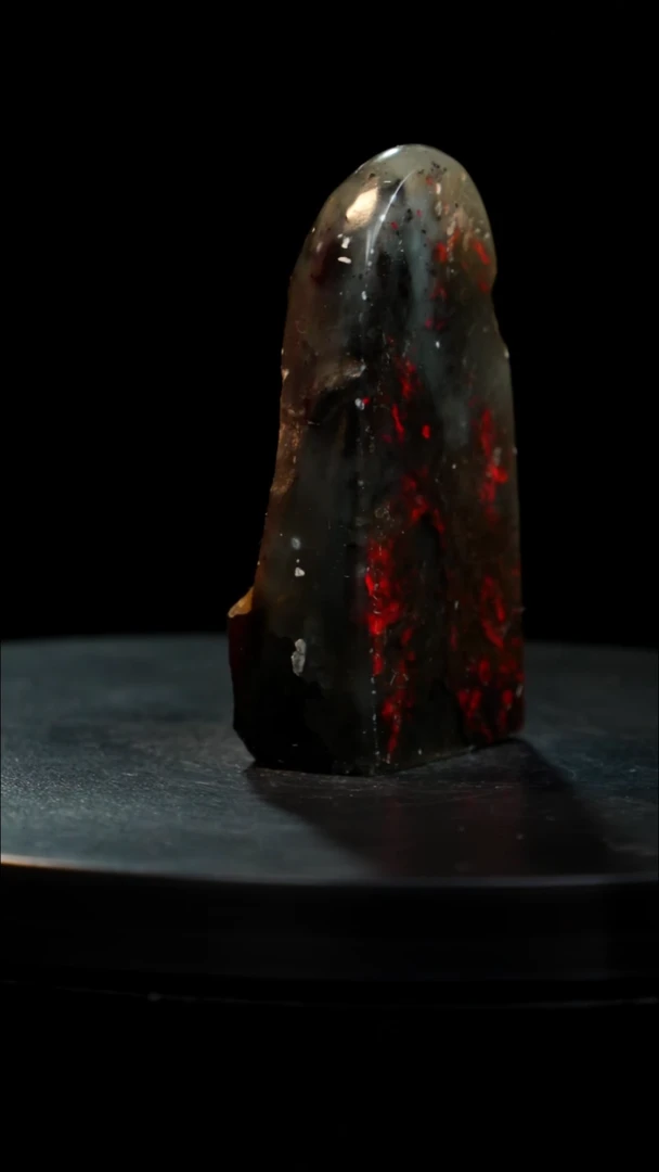 鸡血石水墨鸡血石