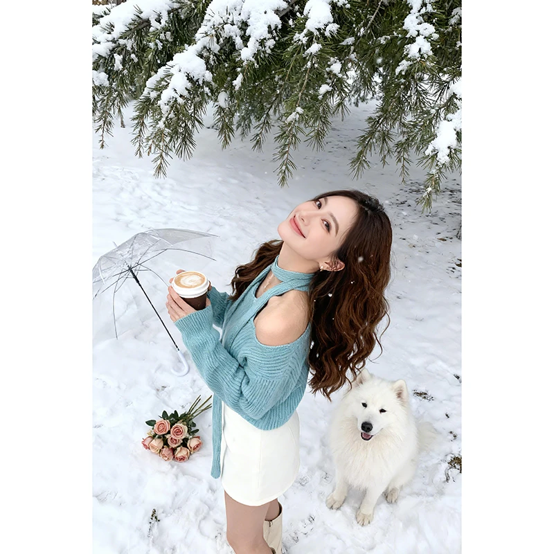 超火秋冬季穿搭一整套女2026新款韩系慵懒风飘带斜肩毛衣短裙套装