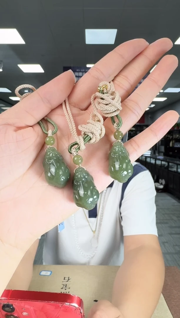 和田玉未镶嵌吊坠(赠链)A035 多样性发一件