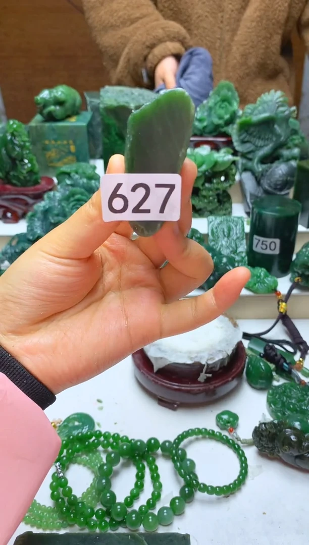 未镶嵌和田玉摆件1