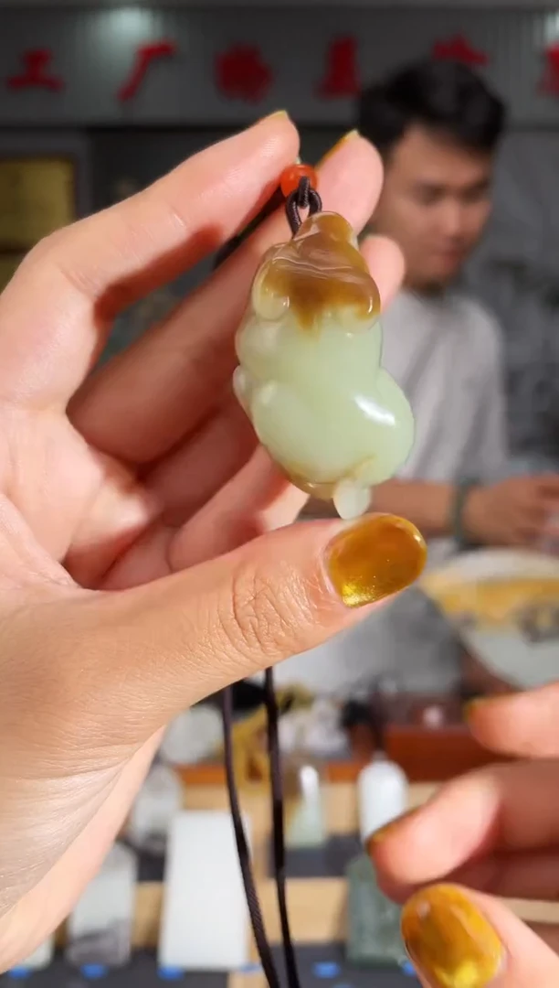 和田玉未镶嵌颈饰1