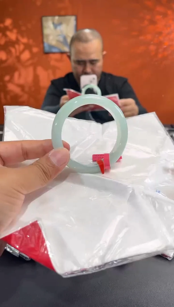 未镶嵌手镯翡翠翡翠手镯