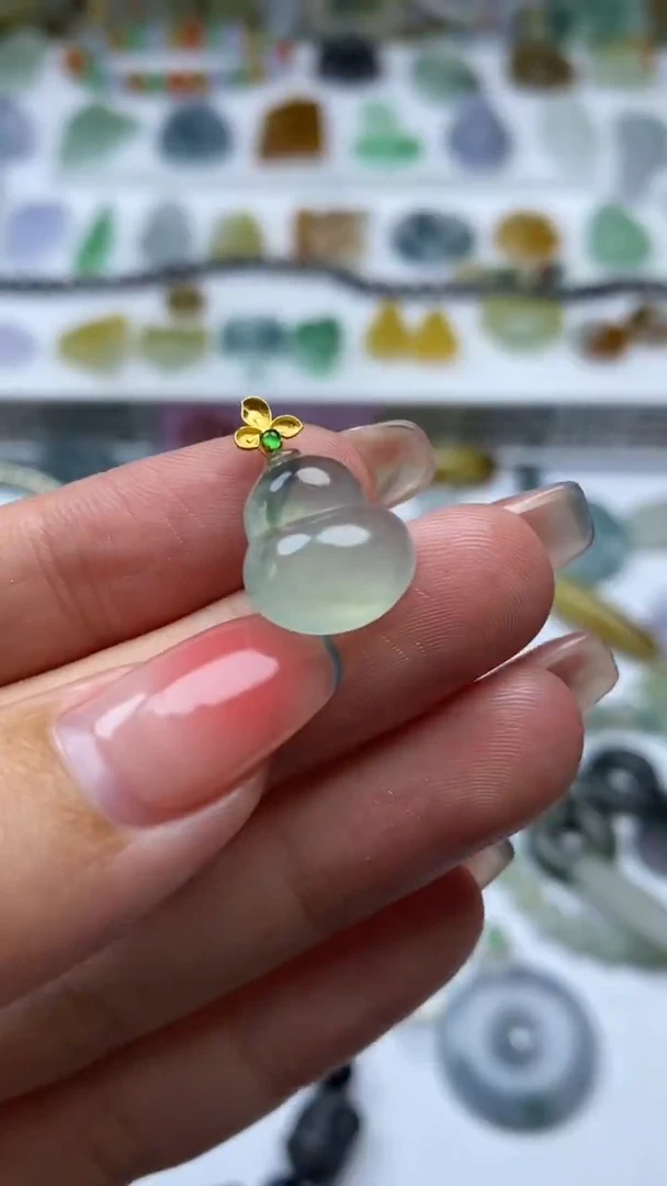 18K金镶嵌挂件翡翠翡翠