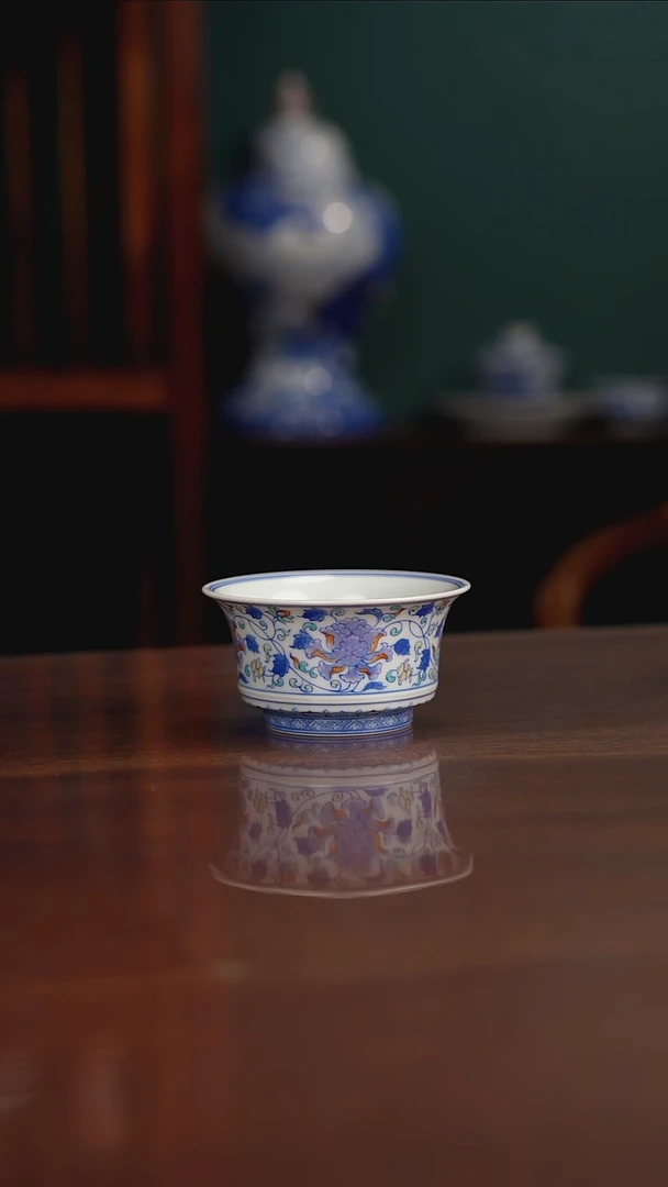 空山明月 新斗彩 缠枝牡丹