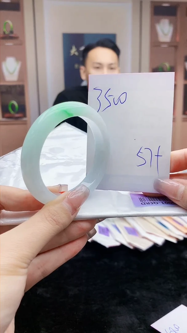 【闪购商品】翡翠手镯未镶嵌    H68-175