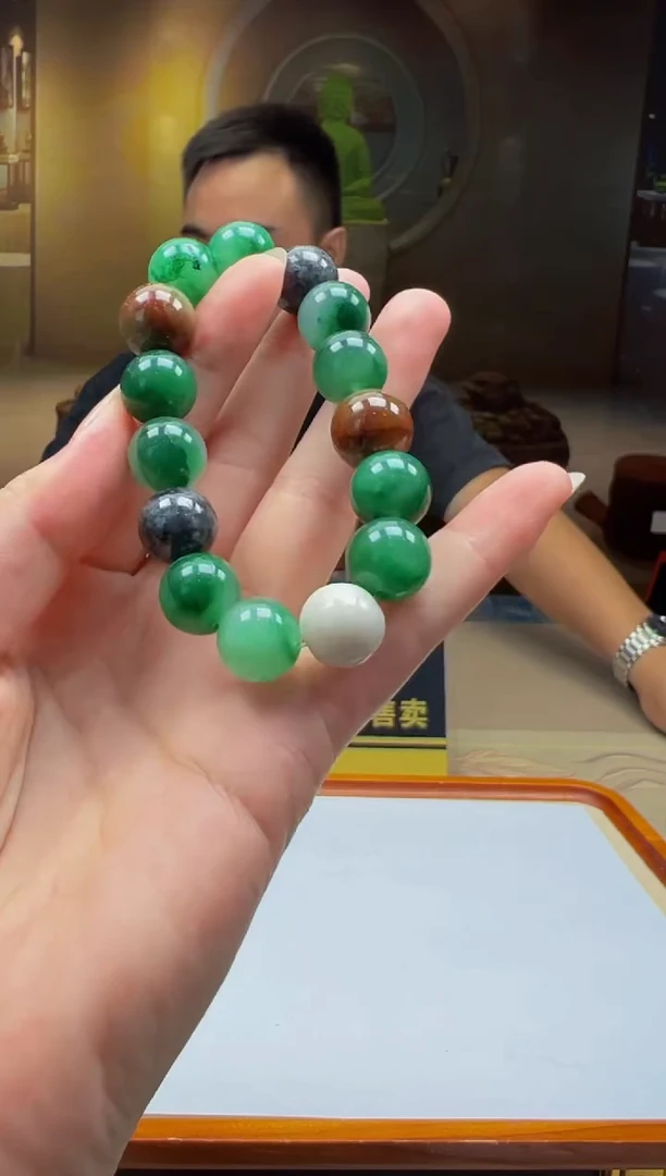 翡翠未镶嵌颈饰BQ2025-7-30-21