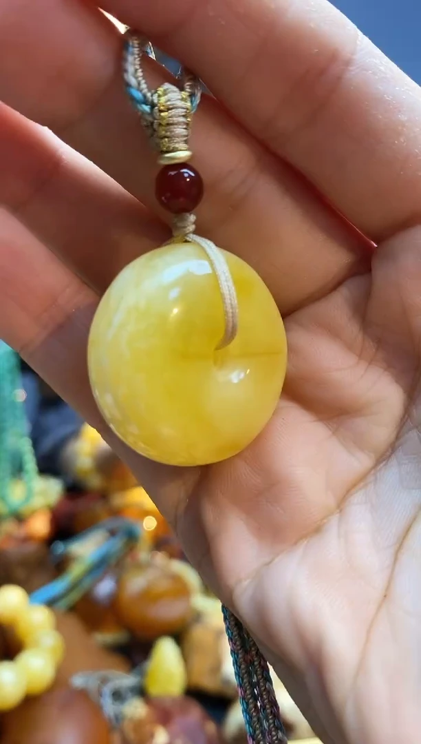 琥珀颈饰未镶嵌吊坠