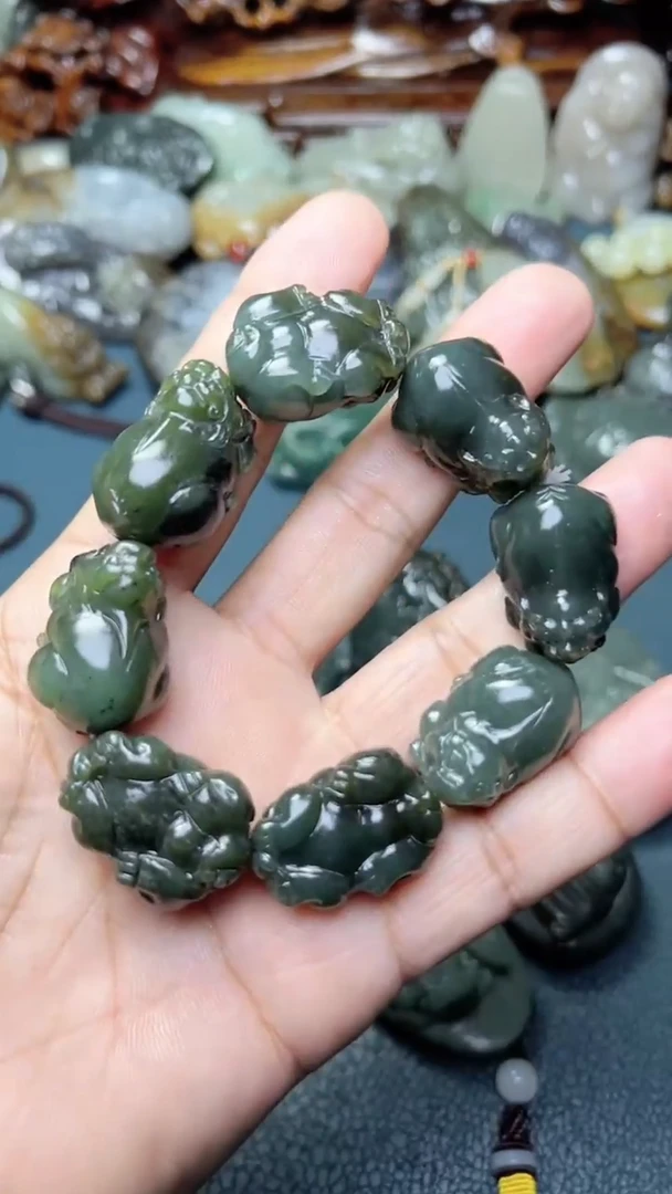 未镶嵌和田玉把件-